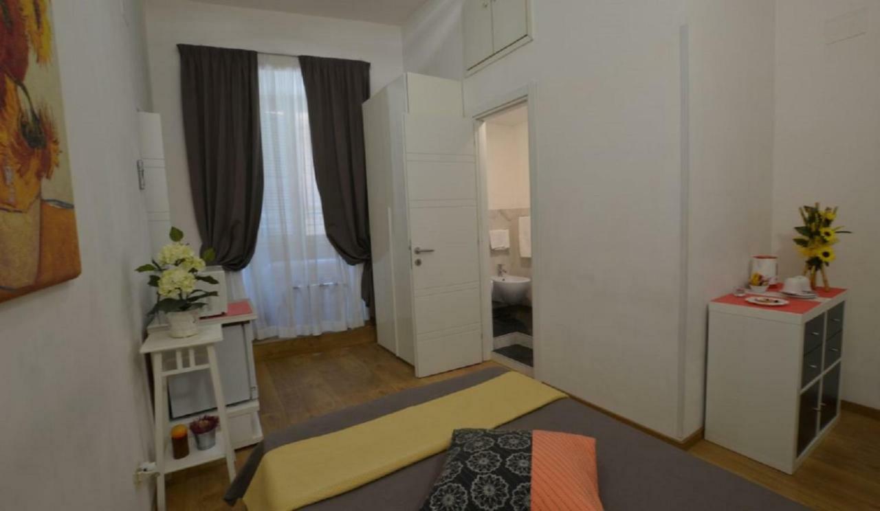 Family Room (6 Adults),830125799:JPEG